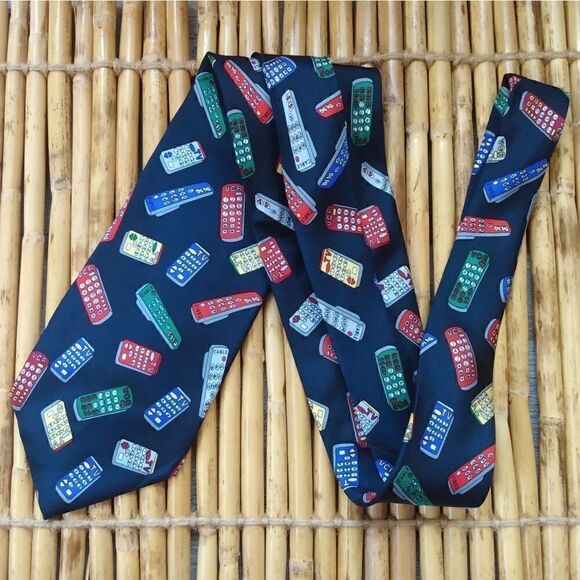 EUC VINTAGE ALYNN "Channel Surfing" Blue & Multicolored Remotes 100% Silk Tie - Picture 2 of 8